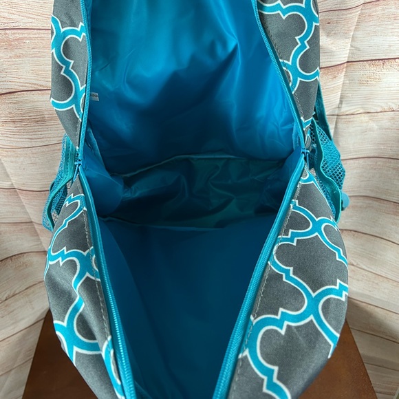 Entrance Arch Continuing design Backpack - Picture 4 of 5